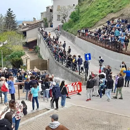 منزل ريفي Masseria Del Ponte *