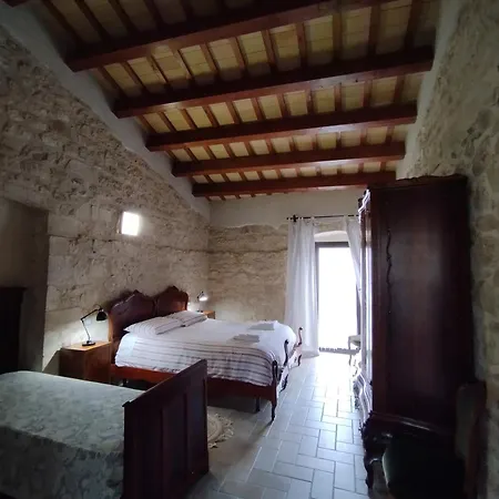 منزل ريفي Masseria Del Ponte بريتورو